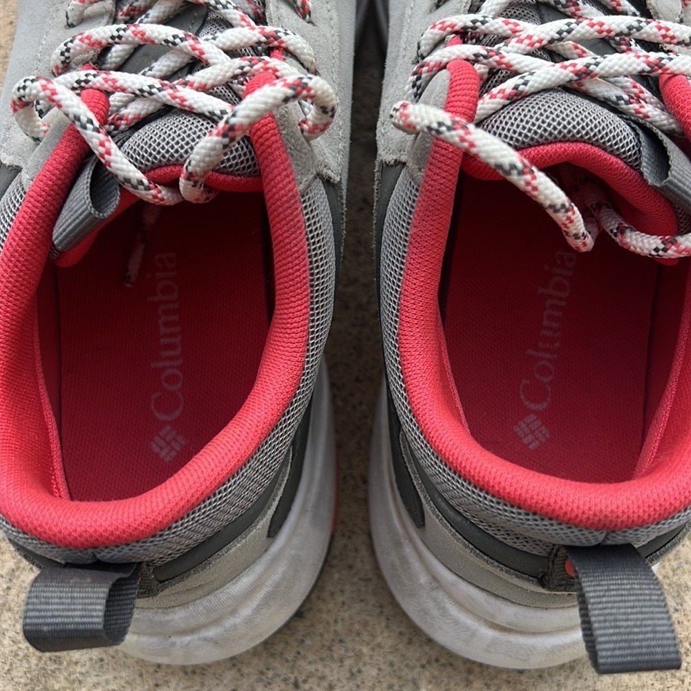 Columbia Women's Pivot Mid Waterproof Hiking Shoe Size 9 - Picture 7 of 9